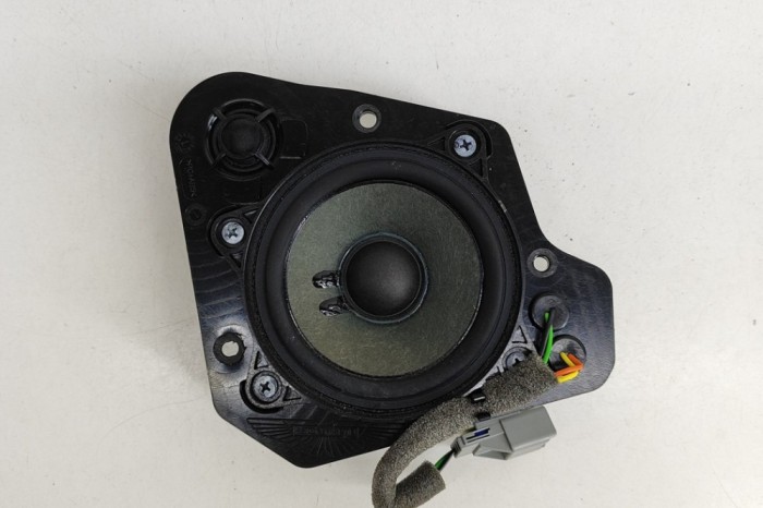 Difuzor ușă st&acirc;nga spate ASTON MARTIN DB11 2022 OEM: JY53-46685-AB 25939274