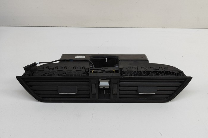 Gura de ventilație planșa de bord SKODA SUPERB III 3V3 2016 OEM: 3V0820951B 29502330
