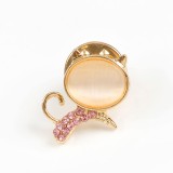 Brosa martisor pisica aurie cu pietre roz