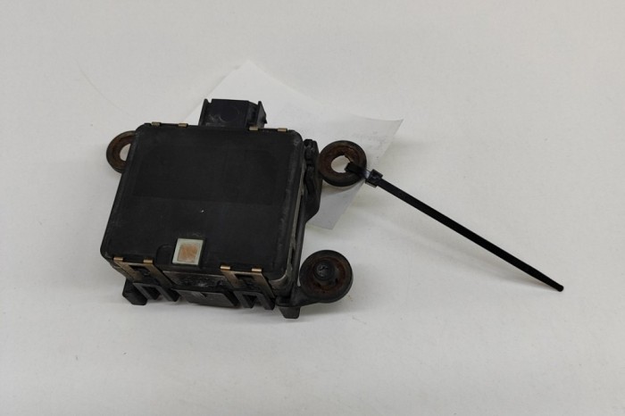 Senzor radar de distanță VW CADDY IV Variant SAB, SAJ 2016 OEM: 2K5907561A,7N0907572,0203300632 21905659