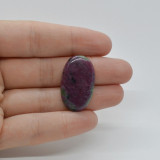 Cabochon rubin in zoisit 29x17x5mm c63