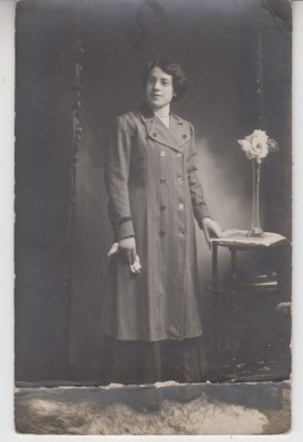 M5 E17 - FOTO - Fotografie foarte veche - distinsa doamna - anul 1913 foto