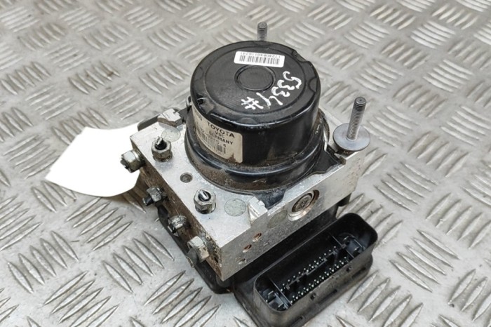 Pompa ABS TOYOTA YARIS _P13_ 2014 OEM: 44540-0D030,89541-0D270 30334809