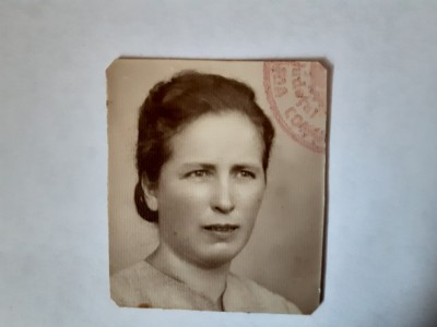 Fotografie cca 3/6 cm cu femeie foto