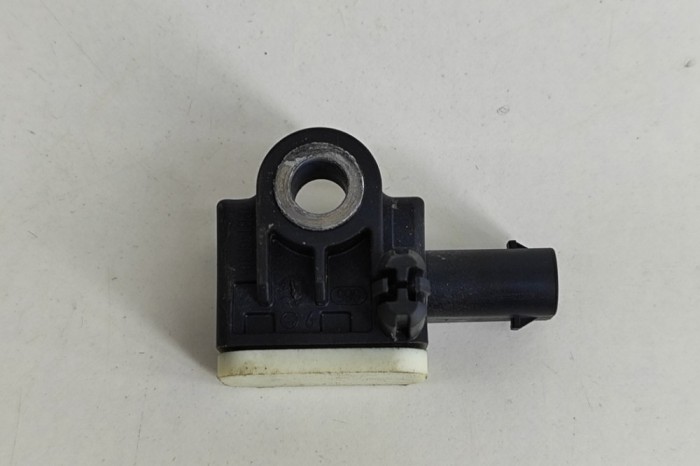 Senzor de impact lateral dreapta PORSCHE Taycan 2021 OEM: 971.907.651,971907651 | 23962895
