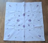 FATA DE MASA VINTAGE DIN BUMBAC CU MODEL BRODERIE FLORALA MANUALA