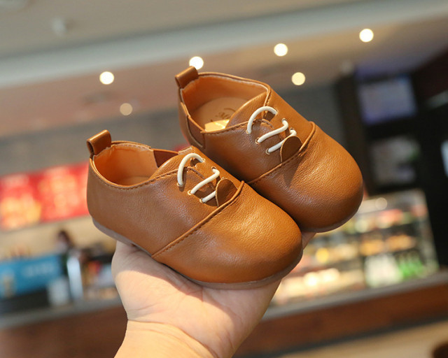 Pantofi maro eleganti pentru baietei (Marime Disponibila: Marimea 21)