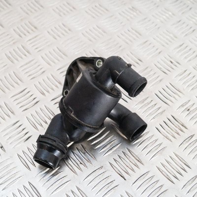 Termostat AUDI A6 4F2, C6 2010 OEM: 03L121111AD | 2408633 foto