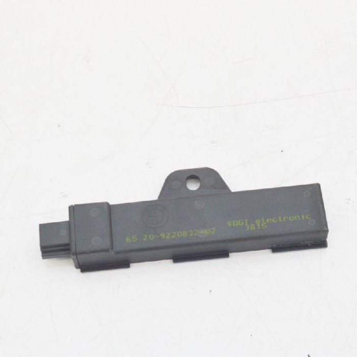 Amplificator de antena BMW 5 F10 2012 OEM: 9220832 3026593
