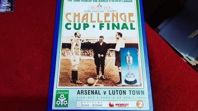 program Arsenal - Luton Town [finala Cupei Ligii] foto