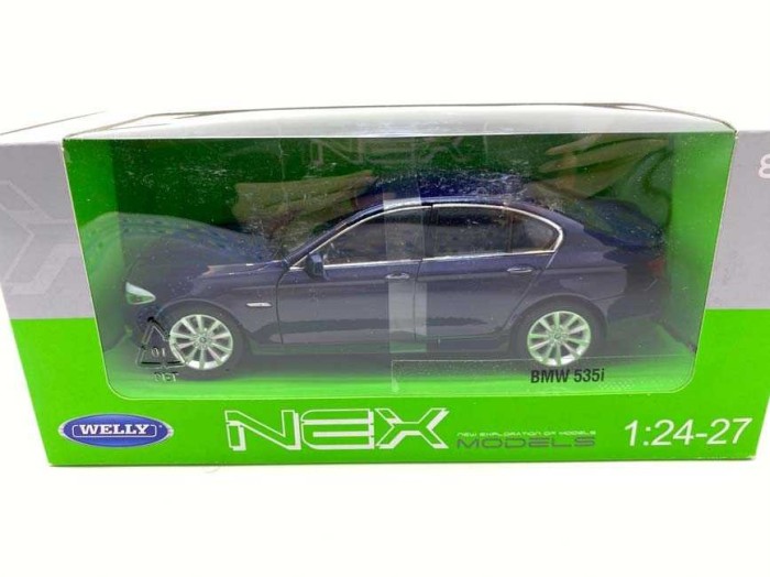 Macheta 1/24 BMW 535i-F10 albastru