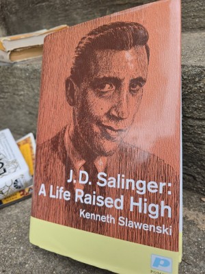 J.D. Salinger: A Life Raised High - Kenneth Slawenski foto