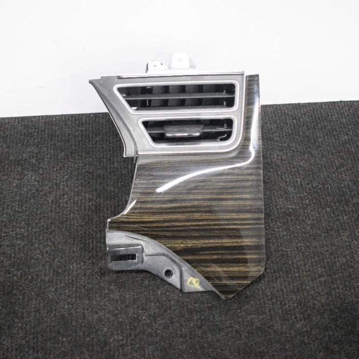 Gura de ventilație planșa de bord TESLA MODEL S 2014 OEM: 6007629-00-C,1007827-00-C | 10052691