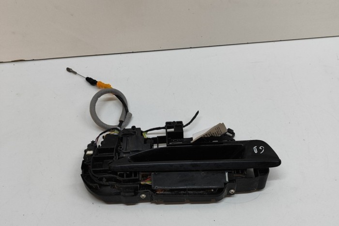 M&acirc;ner exterior ușă dreapta spate AUDI A5 Avant 2024 OEM: 8B3837812E | 31879166