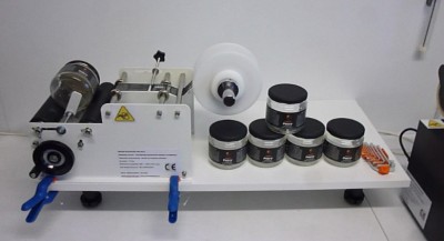 Sistem de etichetare/ etichetare recipiente cilindrice foto