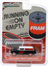 Macheta Greenlight, Running on Empty Series 8 - 1955 Chevrolet One Fifty Sedan Delivery - FRAM Oil Filters Solid Pack 1:64 foto