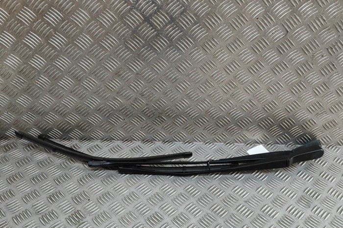 Braț ștergător față MERCEDES-BENZ CLA Coupe C118 2023 OEM: A1778201000,A1778201100 | 31979920