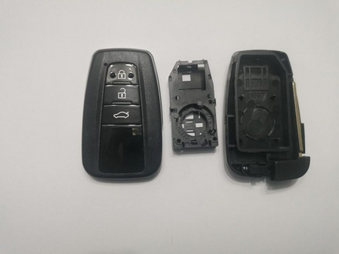 Carcasa Cheie Smartkey Toyota 3 Butoane, Toyota rav4, Camry, cu suport baterie AutoProtect KeyCars