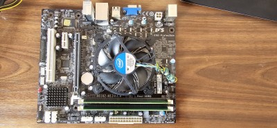 PLACA DE BAZA H61H2-M13 (V1.0) Socket 1155/CPU G620 RAM 3GB DDR 3 FUNCTIONEAZA . foto