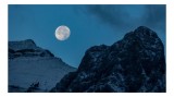 Tablou Canvas, "Luna plină peste munți &icirc;nzăpeziți", Lună, Munte, Noapte, Cer, Albastru, Peisaj, Natură, Lumină, 39 x 26 cm, CMCLASS