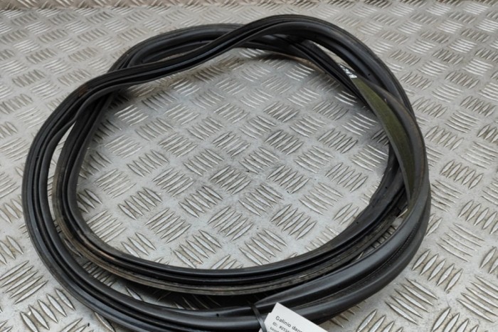 Garnitura de cauciuc haion TOYOTA GT 86 Coupe ZN6_ 2012 OEM: SU003-01469 25345101