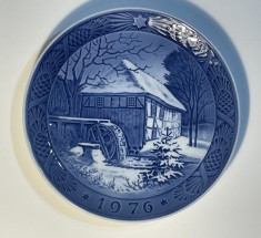 Farfurie portelan danez ROYAL COPENHAGEN, anul 1976, Moara de apa (2)