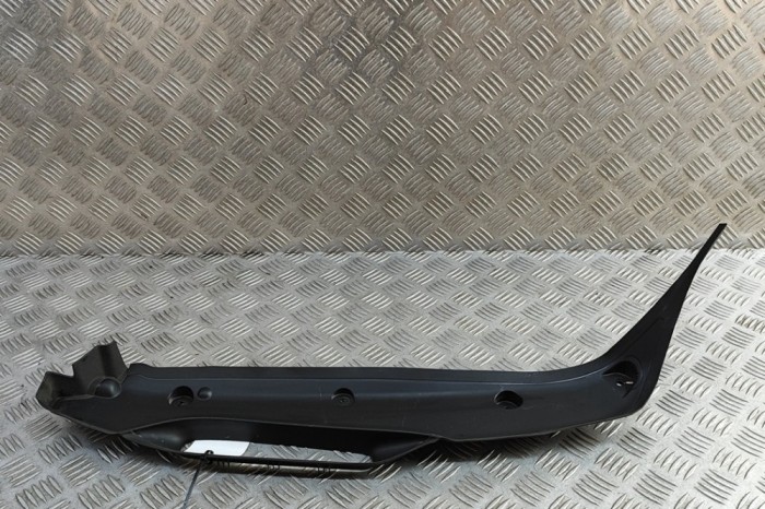Aripa de plastic dreapta față AUDI E-TRON GT 2023 OEM: 4J3854778 31456716