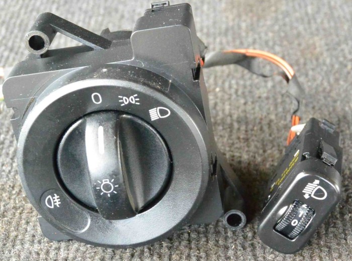 Modul de control comutator faruri MERCEDES-BENZ SPRINTER 3-t Furgon 906 2010 OEM: A9065450104 1610711