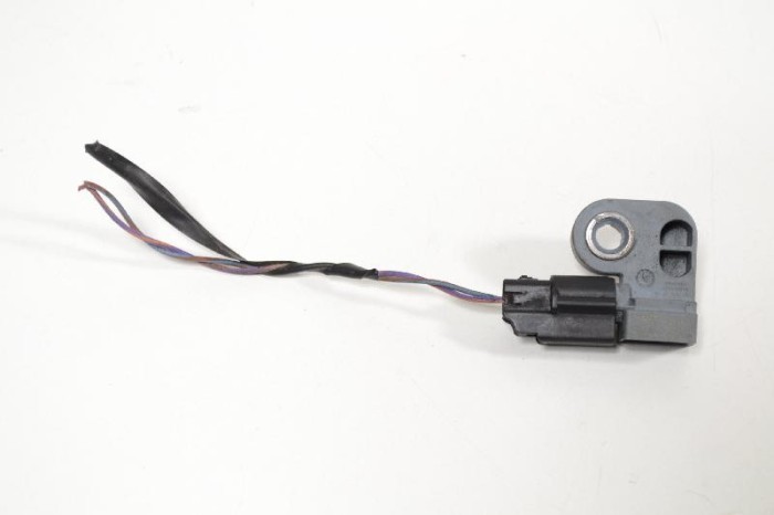 Senzor de impact st&acirc;nga față JAGUAR XF X250 2012 OEM: V8X23-14A686-AB 3306264