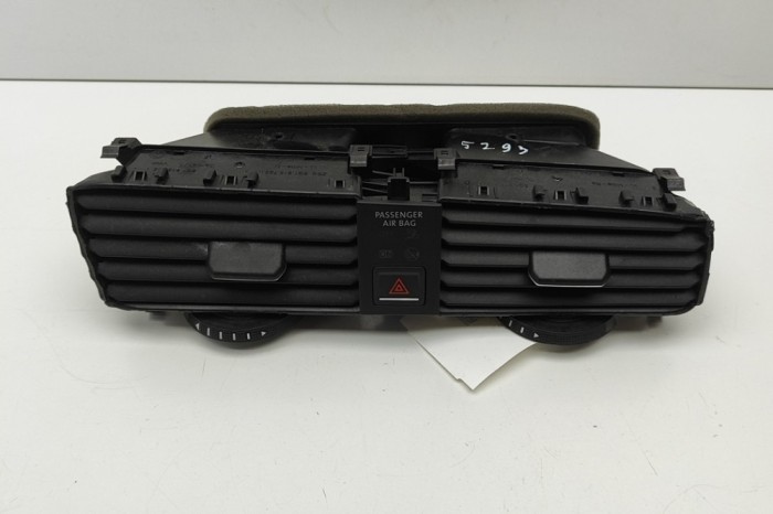 Gura de ventilație planșa de bord VW GOLF VII 5G1, BQ1, BE1, BE2 2017 OEM: 5G1819728AE,5G1815736C 30293430
