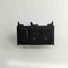 Port USB/AUX-In MAZDA CX-30 DM 2023 OEM: KBB4-669U0-G,KBB4-66-9U0C,DMST-644A1 | 29831655