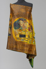Esarfa din matase, cu o fata imprimata cu reproducerea dupa pictura Sarutul a lui Gustav Klimt foto