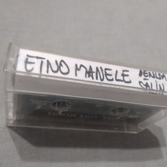 CASETA MANELE ETNO MANELE RARA!!!!FARA COPERTA ORIGINALA