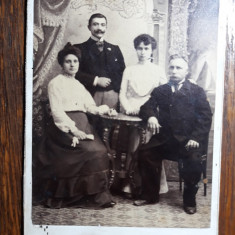 FOTOGRAFIE VECHE - TURNU SEVERIN - FAMILIE - FOTO CABINET - P. KICOMBAN