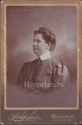 HST P2/261 Poză femeie studio Salgo Sandor Budapesta foto