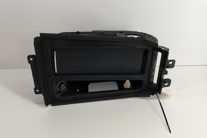 Suport de pahar AUDI E-TRON GEN 2019 OEM: 4KE862533E | 28518746