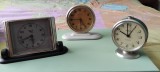 LOT de trei ceasuri de masa mecanice din timpul comunismului perfect functionabile