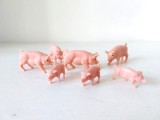 Lot 7 figurine plastic, porci si purcelusi, Singapore