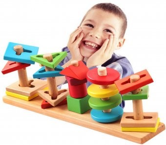 Joc sortator cu forme geometrice
