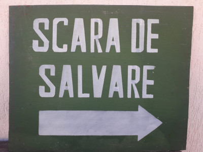 HST Tablă vopsită Scara de salvare Rom&amp;acirc;nia comunistă decor industrială foto