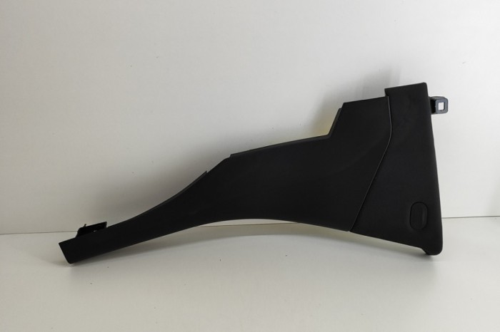 Ornament st&acirc;lp spate st&acirc;nga MASERATI GHIBLI M157 2022 OEM: 670011412,670072909 25709539