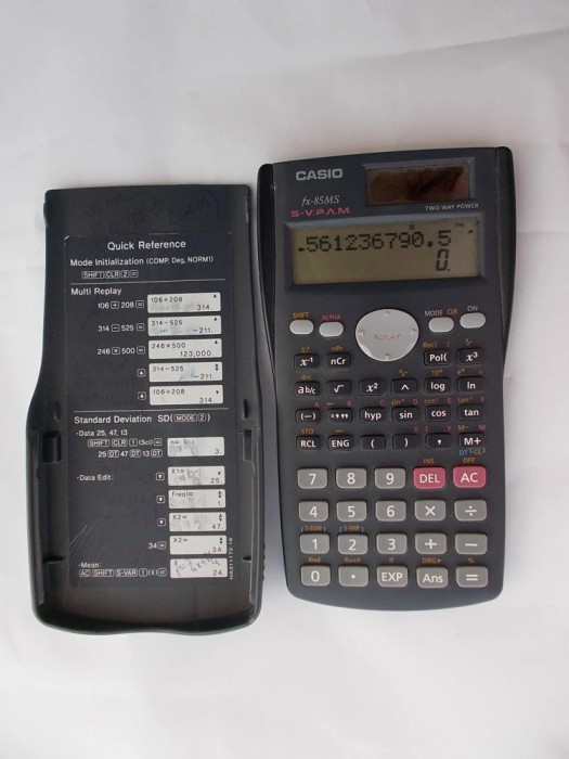CALCULATOR CASIO FX 85MS , SVPAM FUNCTIONEAZA .