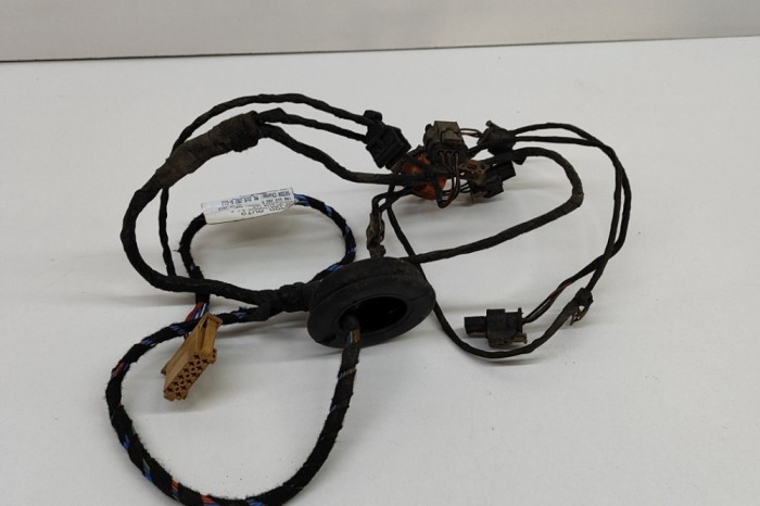 Cablaj senzor de parcare spate SKODA OCTAVIA III Combi 5E5 2013 OEM: 5E9971104 | 22475814