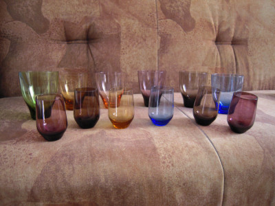 LOT de 6 pahare sticla colorata (unul 200ml., 5 de 150ml.) + 6 pahare de 100ml. foto