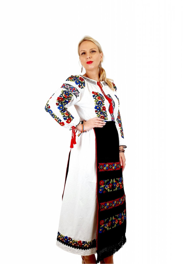 Costum Popular nr 6 - format din 4 piese | arhiva Okazii.ro