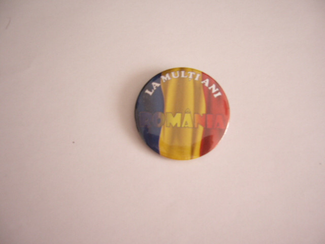 QW9 N3 53 - insigna - steag - culori si insemne nationale - Romania