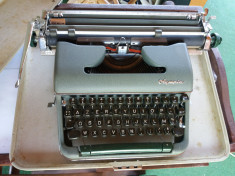 masina de scris OLYMPIA foto