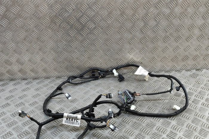 Cablaj senzor de parcare față FORD KUGA III DFK 2024 OEM: SV4T-15K867-KEAYC,SV4T-15K867-KE | 31198736