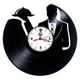 Ceas de perete din disc vinil, Tematică Ospătar / Waiter, Design cu Servire la Tavă și Clopot Gourmet, Negru