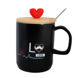 Cana ceramica cu capac din bambus Pufo Love Him, pentru cafea sau ceai, 340 ml, negru